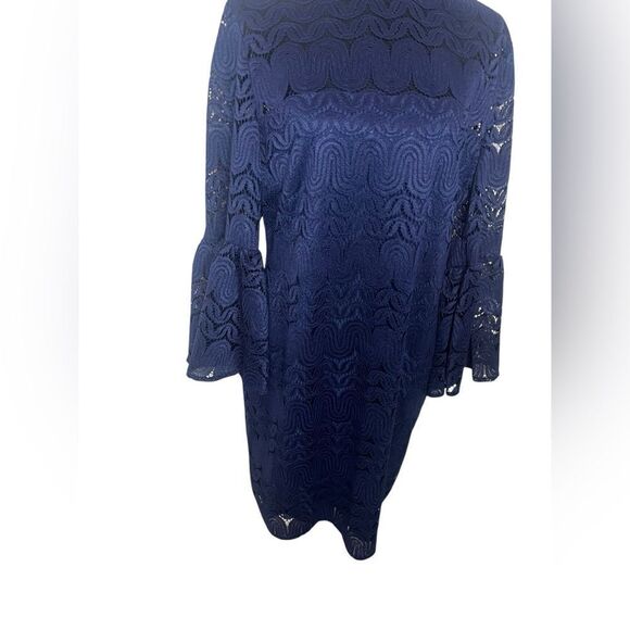 NWT TRINA TURK STUNNING LACE BELL SLEEVE NAVY COCKTAIL DRESS WOMENS SIZE 14 - Picture 6 of 10